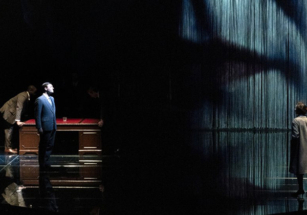 Nina Dunn: Video and Lighting